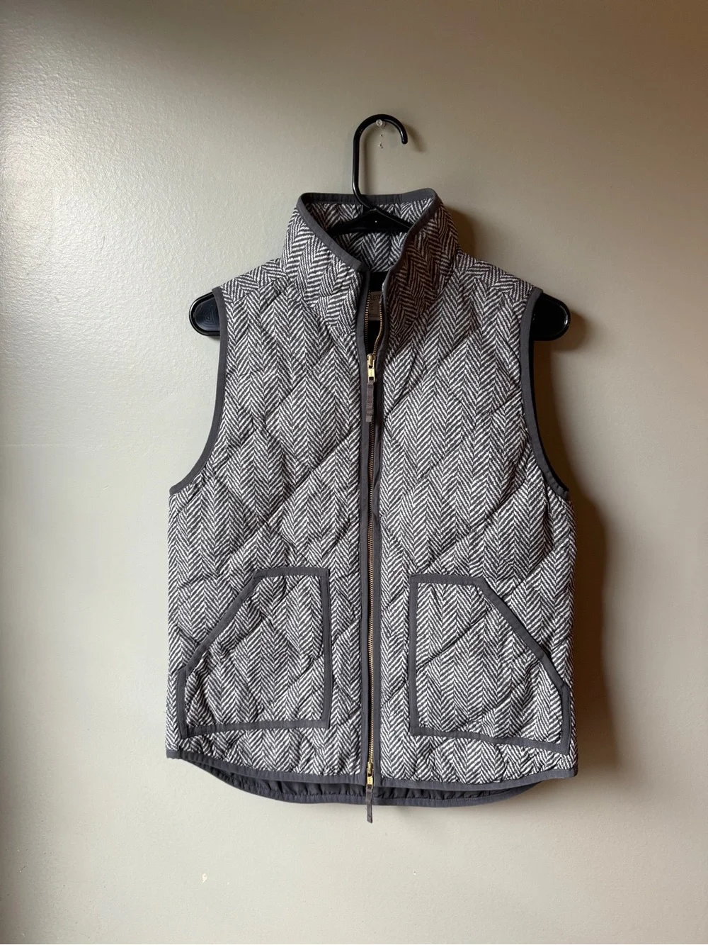 J.Crew Women’s Herringbone Quilted Puffer Vest Gray